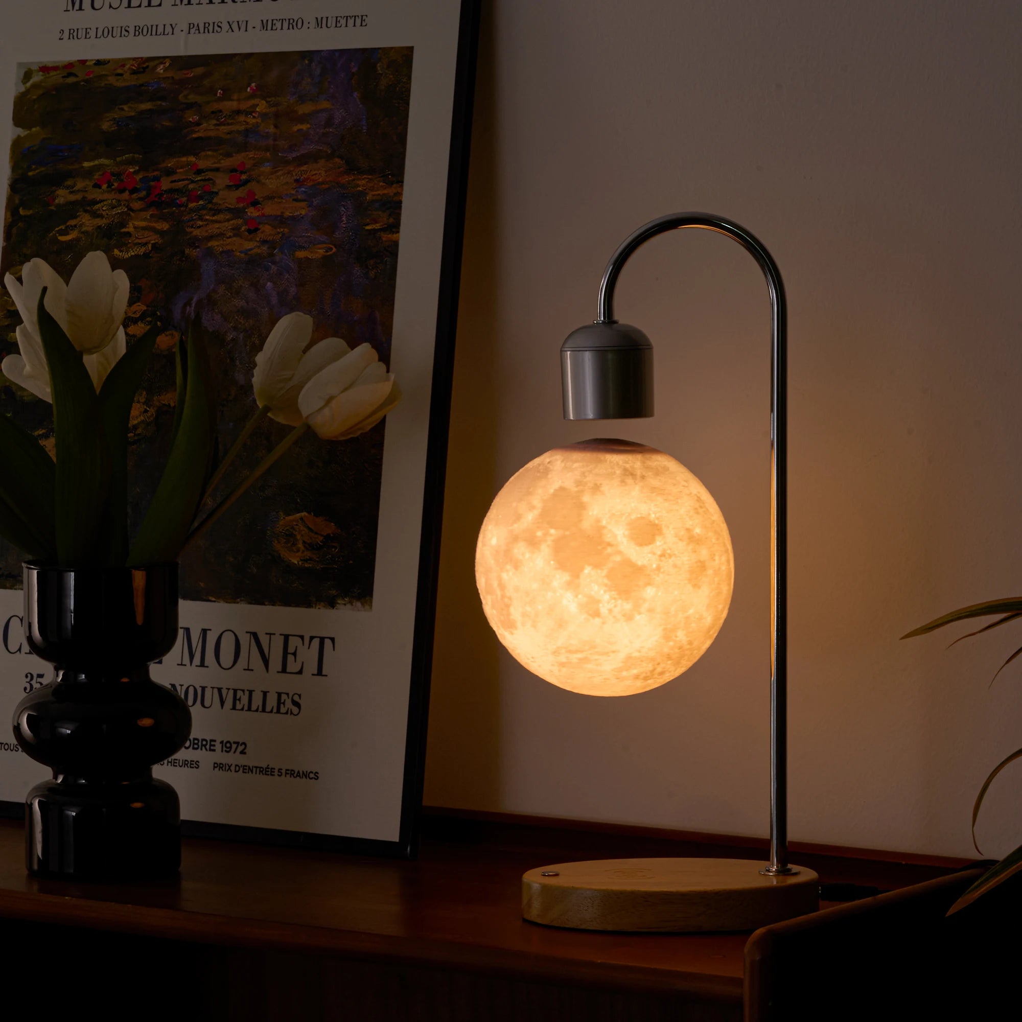 Magnetic Levitating Moon Lamp 🌙🧲✨ | Floating LED Night Light (Black Base)