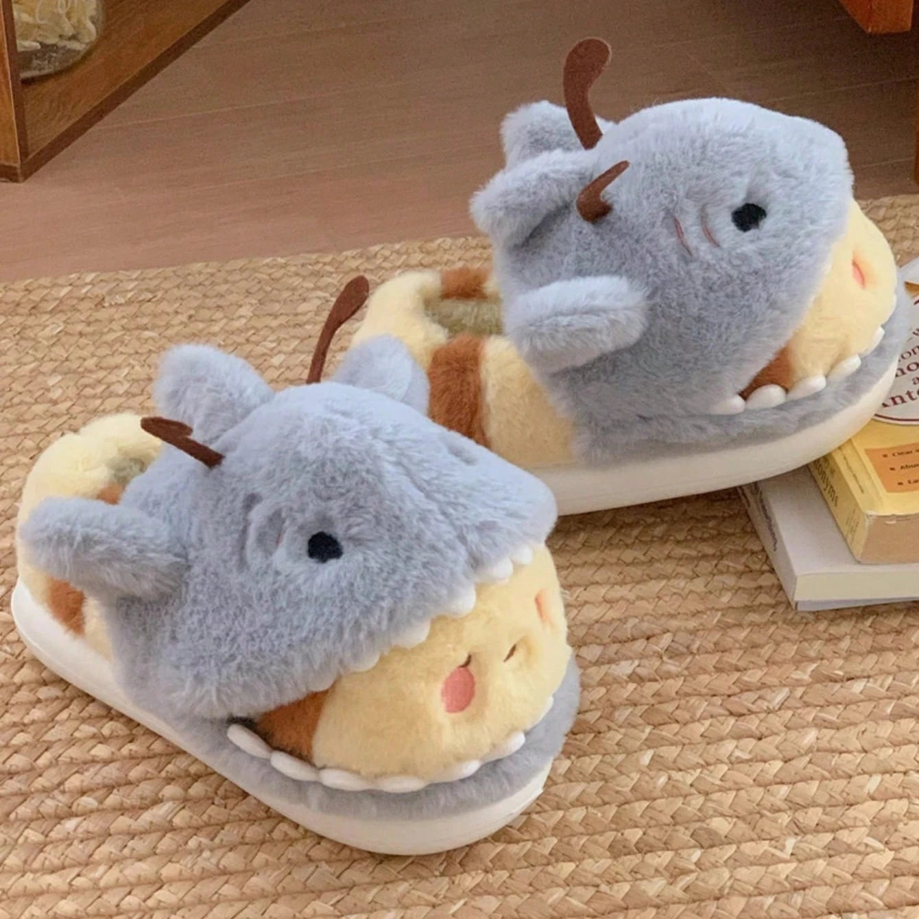 🐲🥿 3D Dragon Monster Slippers – Cozy Winter Indoor Slides (Grey / Yellow) Non-Slip & Super Soft